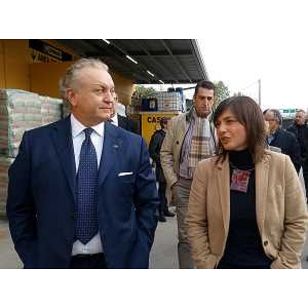 Massimo Pulcinelli (Presidente Bricofer Italia e Ottimax Italia) e Debora Serracchiani (Presidente Regione Friuli Venezia Giulia) all'inaugurazione di Ottimax - Gradisca d'Isonzo 11/11/2017