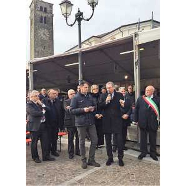 Sergio Bolzonello (Vicepresidente Regione FVG e assessore Attività produttive, Turismo e Cooperazione) allinaugurazione della festa Loca e il vin novello - Lavariano 11/11/2017