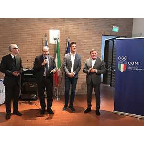 Gianni Torrenti (Assessore regionale Cultura, Sport e Solidarietà) con Alessandro Talotti (Delegato provinciale CONI) e Giorgio Brandolin (Presidente regionale CONI FVG) alla cerimonia di consegna delle benemerenze sportive 2016 per la provincia di Udine - Manzano 11/11/2017