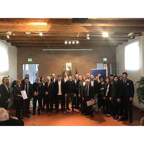 Gianni Torrenti (Assessore regionale Cultura, Sport e Solidarietà) con gli atleti premiati alla cerimonia di consegna delle benemerenze sportive 2016 per la provincia di Udine - Manzano 11/11/2017