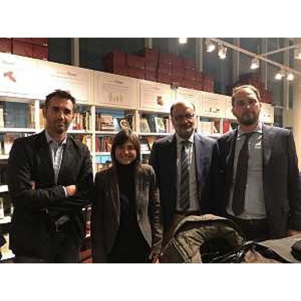 Dino Borri (General manager Eataly USA), Debora Serracchiani (Presidente Regione Friuli Venezia Giulia), Paolo Stefanelli (Direttore generale Agenzia regionale sviluppo rurale - ERSA) e Cristiano Shaurli (Assessore regionale Risorse agricole e forestali) durante la visita allo store Eataly di Downtown - New York 14/11/2017