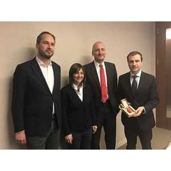 Cristiano Shaurli (Assessore regionale Risorse agricole e forestali) e Debora Serracchiani (Presidente Regione Friuli Venezia Giulia) con Tomaso Veneroso (Presidente Confederazione imprenditori italiani nel mondo USA) e Paolo Strino (Partner studio legale Gibbons e presidente Italian LL.M. Lawiers association - Alma), cofondatori del Circolo italiani a New York - New York 16/11/2017