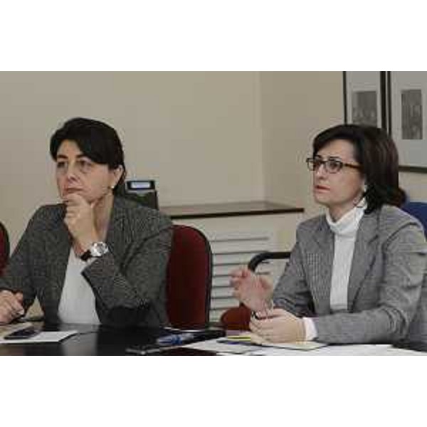 Mariagrazia Santoro (Assessore regionale Infrastrutture e Territorio) e Sara Vito (Assessore regionale Ambiente ed Energia) all'incontro sulla messa in sicurezza del Tagliamento - Trieste 16/11/2017