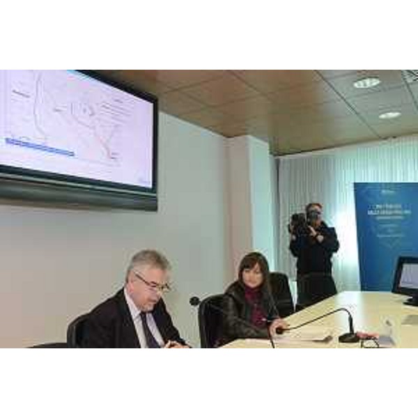 Luigi Ferraris (Amministratore delegato Terna) e Debora Serracchiani (Presidente Regione Friuli Venezia Giulia) alla conferenza stampa "Via i tralicci dalla Bassa friulana" - Udine 21/11/2017