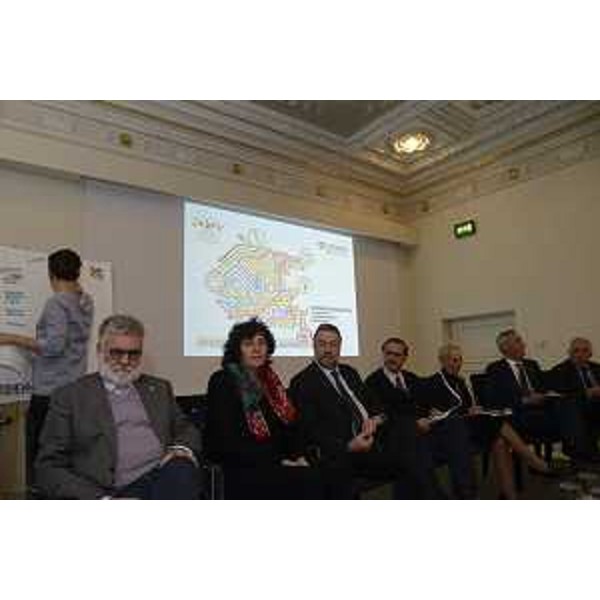Loredana Panariti (Assessore regionale Lavoro, Formazione, Istruzione, Pari Opportunità, Politiche giovanili, Ricerca e Università) al convegno "Scenari educativi: la Regione per l'apprendimento permanente" - Trieste 21/11/2017