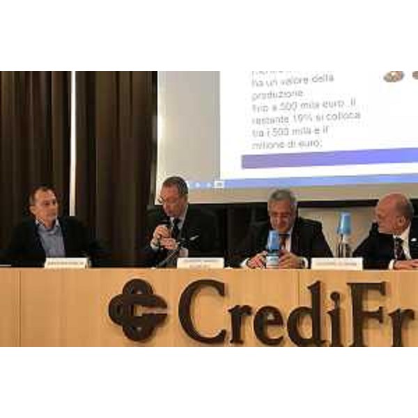 Luca Fontana (Presidente Federsolidarietà Confcooperative FVG), Sergio Bolzonello (Vicepresidente Regione FVG e assessore Attività produttive, Turismo e Cooperazione), Giuseppe Graffi Brunoro (Presidente Confcooperative FVG) e Giuseppe Guerini (Presidente Federsolidarietà Confcooperative) all'assemblea regionale di Federsolidarietà FVG - Udine 22/11/2017