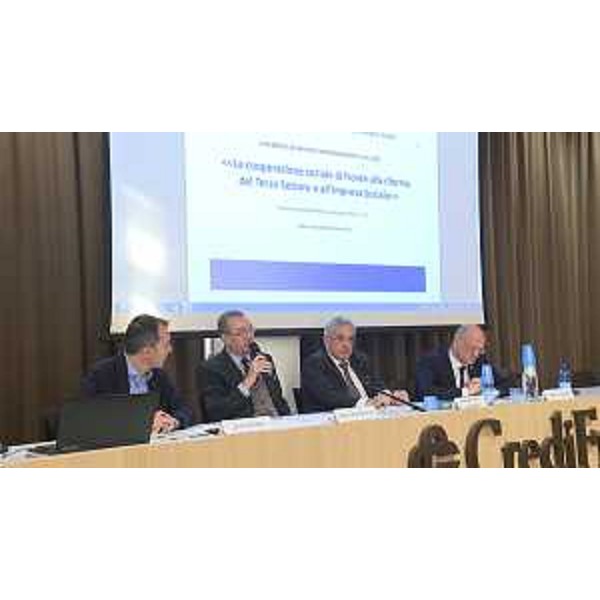 Luca Fontana (Presidente Federsolidarietà Confcooperative FVG), Sergio Bolzonello (Vicepresidente Regione FVG e assessore Attività produttive, Turismo e Cooperazione), Giuseppe Graffi Brunoro (Presidente Confcooperative FVG) e Giuseppe Guerini (Presidente Federsolidarietà Confcooperative) all'assemblea regionale di Federsolidarietà FVG - Udine 22/11/2017