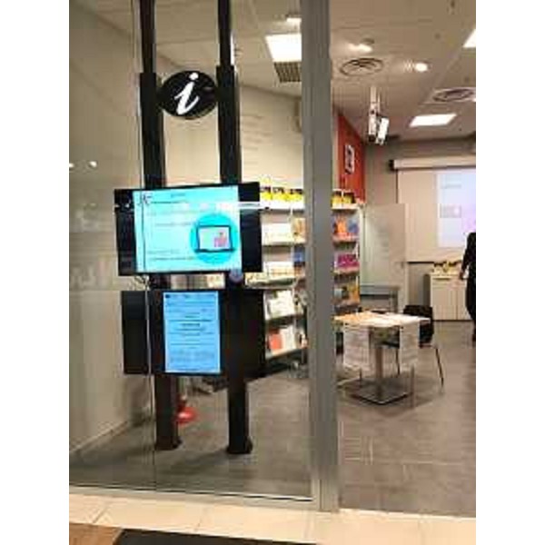 Corner Job "Il lavoro al centro" allestito presso il centro commerciale Tiare Shopping - Villesse 22/11/2017