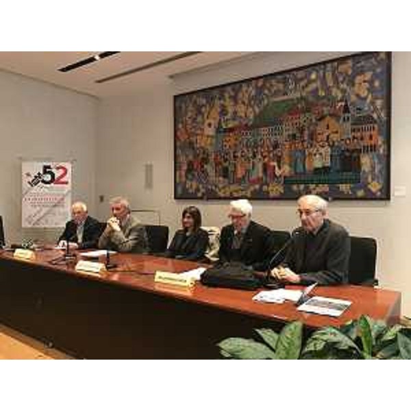 Debora Serracchiani (Presidente Regione Friuli Venezia Giulia) con Fulvio Salimbeni (Presidente Istituto per gli incontri culturali Mitteleuropei - ICM) e Giulio Maria Chiodi (Università Insubria) allapertura del convegno "Frattura e ricomposizione tra Oriente e Occidente: la fratellanza può fare di tante aree un luogo unico"- Gorizia 23/11/2017