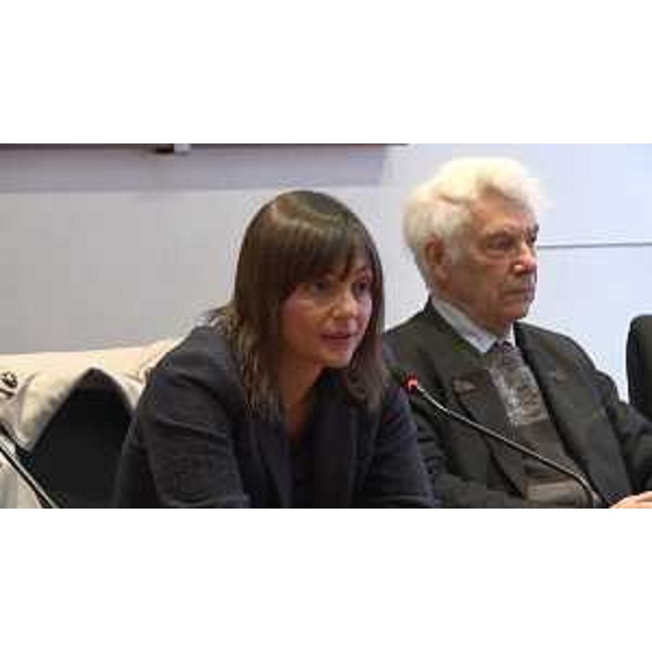 Debora Serracchiani (Presidente Regione Friuli Venezia Giulia) e Giulio Maria Chiodi (Università Insubria) allapertura del convegno "Frattura e ricomposizione tra Oriente e Occidente: la fratellanza può fare di tante aree un luogo unico"- Gorizia 23/11/2017