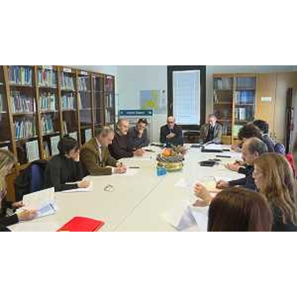 Sergio Bolzonello (Vicepresidente Regione FVG e assessore Attività produttive, Turismo e Cooperazione) e Loredana Panariti (Assessore regionale Lavoro, Formazione, Istruzione, Pari Opportunità, Politiche giovanili, Ricerca e Università) al tavolo di confronto sulle misure alternative alla pena detentiva - Pordenone 24/11/2017