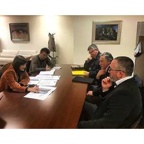 Debora Serracchiani (Presidente Regione Friuli Venezia Giulia) durante l'incontro con il comitato Cavarzerani, rappresentato da Romeo Tuliozzi (Presidente comitato), Flavio Cosatto e Paolo Crociani - Udine 27/11/2017