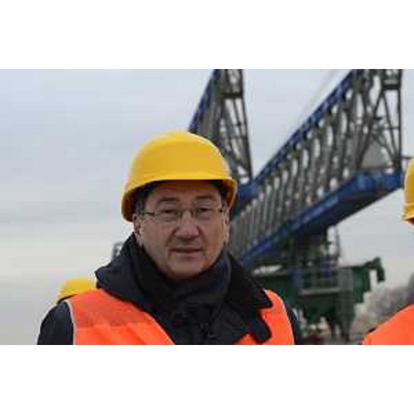 Sergio Bolzonello (Vicepresidente Regione FVG e assessore Attività produttive, Turismo e Cooperazione) durante il sopralluogo al cantiere del nuovo ponte sul Tagliamento nell'ambito dei lavori della terza corsia dell'A4 - Latisana 28/11/2017
