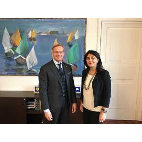 Mariagrazia Santoro (Assessore regionale Infrastrutture e Territorio) con Luigi Cantamessa (Direttore Fondazione Ferrovie dello Stato) - Trieste 28/11/2017 