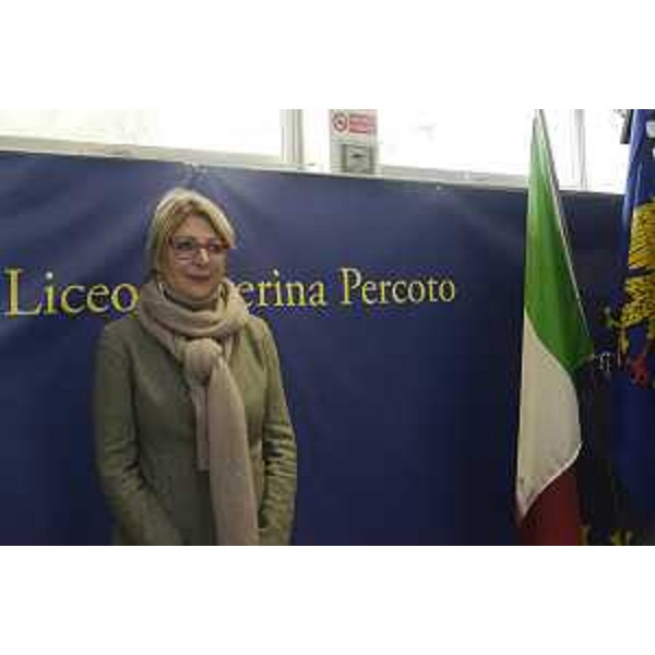Maria Sandra Telesca (Assessore regionale Salute, Integrazione socio-sanitaria, Politiche sociali e Famiglia) all'incontro con gli studenti delle scuole superiori nell'aula Magna del liceo Percoto - Udine 01/12/2017