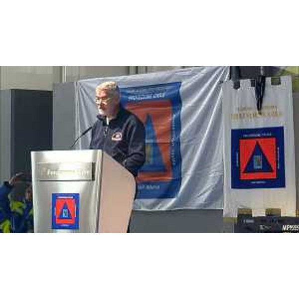 Paolo Panontin (Assessore regionale Autonomie locali e Coordinamento Riforme, Comparto unico, Sistemi informativi, Caccia e Risorse ittiche, delegato Protezione civile) interviene alla Giornata del volontario della Protezione civile - Pordenone 02/12/2017