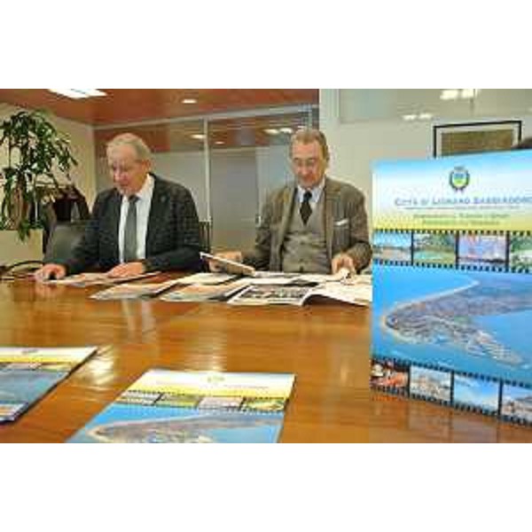 Massimo Brini (Assessore Turismo Comune Lignano Sabbiadoro) e Sergio Bolzonello (Vicepresidente Regione FVG e assessore Attività produttive, Turismo e Cooperazione) alla presentazione del programma di "Natale d'a...mare" - Udine 05/12/2017