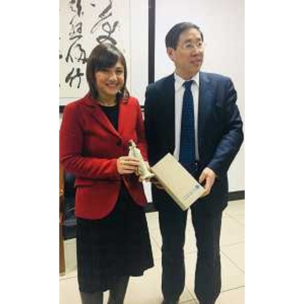Debora Serracchiani (Presidente Regione Friuli Venezia Giulia) e Wu Yueliang (Vicepresidente UCAS) - Pechino 06/12/2017
