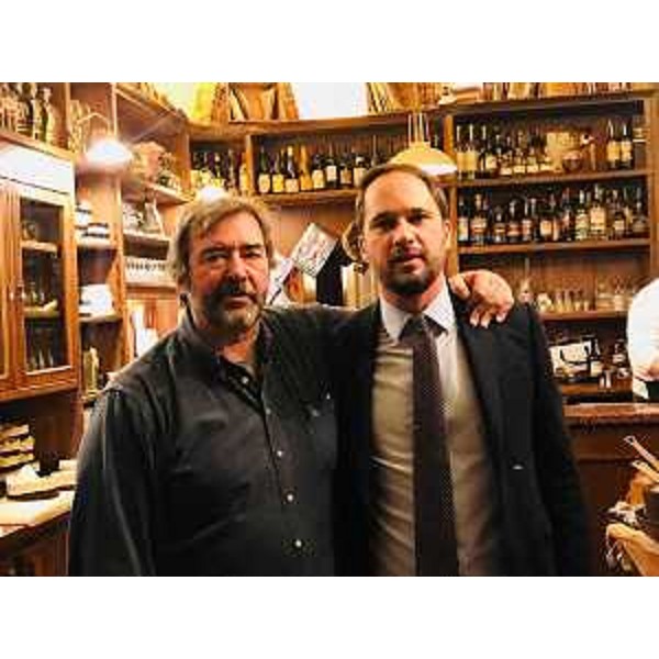 Gunnar Cautero e Cristiano Shaurli (Assessore regionale Risorse agricole e forestali) nello stand del FVG ad Artigiano in fiera - Milano 07/12/2017