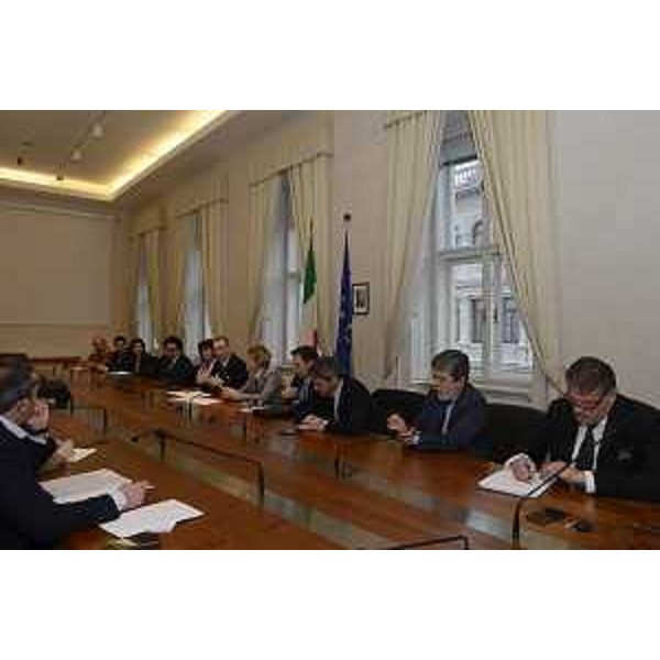Loredana Panariti (Assessore regionale Lavoro, Formazione, Istruzione, Pari Opportunità, Politiche giovanili, Ricerca e Università) e Sergio Bolzonello (Vicepresidente Regione FVG e assessore Attività produttive, Turismo e Cooperazione) incontrano i rappresentanti sindacali della Burgo - Trieste 07/12/2017