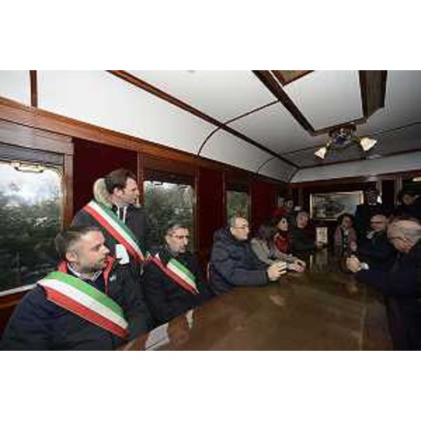 Sergio Bolzonello (Vicepresidente Regione FVG e assessore Attività produttive, Turismo e Cooperazione), Debora Serracchiani (Presidente Regione Friuli Venezia Giulia), Mariagrazia Santoro (Assessore regionale Infrastrutture e Territorio) e Paolo Panontin (Assessore regionale Autonomie locali e Coordinamento Riforme, Comparto unico, Sistemi informativi, Caccia e Risorse ittiche, delegato Protezione civile) all'inaugurazione della tratta Sacile-Maniago della linea "Pedemontana" Gemona-Sacile - 10/12/2017