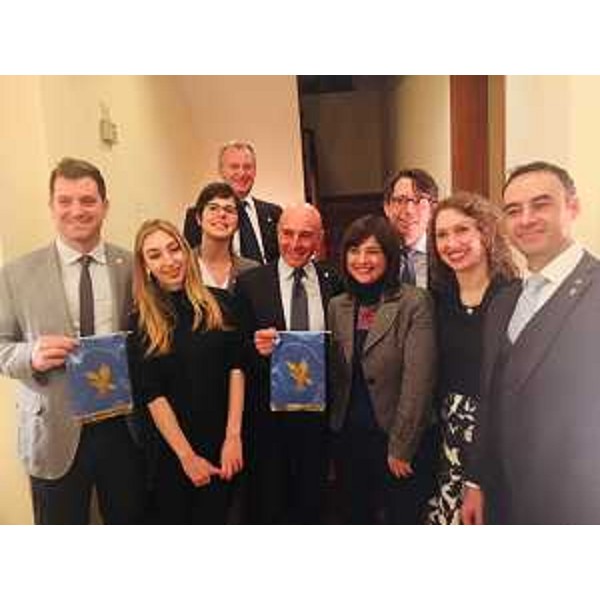 Debora Serracchiani (Presidente Regione Friuli Venezia Giulia) e Stefano Beltrame (Console generale a Shanghai) con Matteo Ros (Presidente Fogolar furlan), Elena Mussinano, Stefania Avon, Carlo Leopaldi e Loris Coianiz - Shanghai 08/12/2017