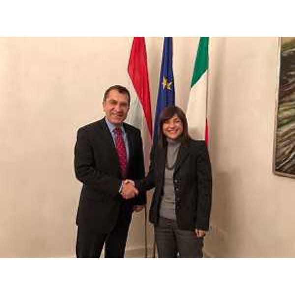 Debora Serracchiani (Presidente Regione Friuli Venezia Giulia) incontra Antal Nikoletti (Vice sottosegretario ungherese Economia) - Trieste 11/12/2017