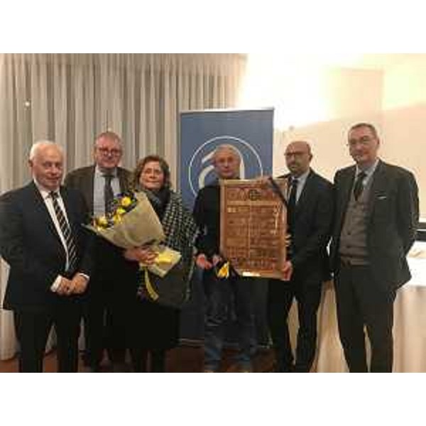 Sergio Bolzonello (Vicepresidente Regione FVG e assessore Attività produttive, Turismo e Cooperazione) all'assemblea dei delegati comunali dellUnione artigiani di Pordenone con Domenico Francescon (Vincitore premio Maurizio Lucchetta) e i rappresentanti di Confartigianato - Casarsa della Delizia 11/12/2017