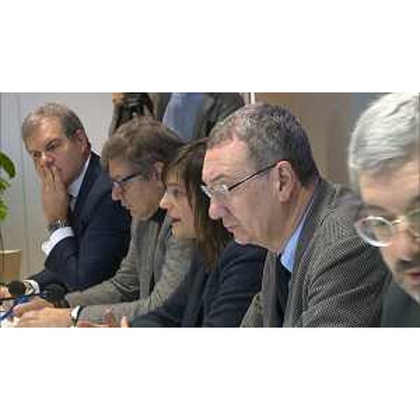 Giuseppe Pavan (Vicepresidente Udine Mercati), Giovanni Da Pozzo (Presidente CCIAA Udine), Debora Serracchiani (Presidente Regione Friuli Venezia Giulia), Sergio Bolzonello (Vicepresidente Regione FVG e assessore Attività produttive, Turismo e Cooperazione) e Furio Honsell (Sindaco Udine) alla presentazione della piattaforma agroalimentare - Udine 16/12/2017