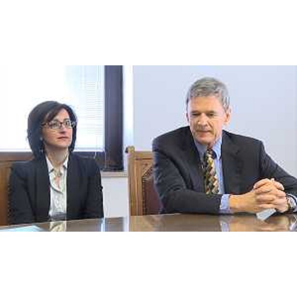 Sara Vito (Assessore regionale Ambiente ed Energia) e Jadran Lenarčič (Direttore JSI) alla firma del protocollo di collaborazione tra Agenzia regionale per la protezione dell'ambiente (ARPA FVG) e Jozef Stefan Institut (JSI) di Lubiana - Gorizia 18/12/2017