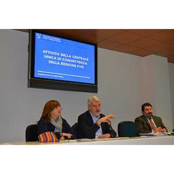 Paolo Panontin (Assessore regionale Autonomie locali e Coordinamento Riforme, Comparto unico, Sistemi informativi, Caccia e Risorse ittiche, delegato Protezione civile) durante l'incontro tra i responsabili della Centrale unica della committenza e le categorie produttive del FVG - Udine 18/12/2018