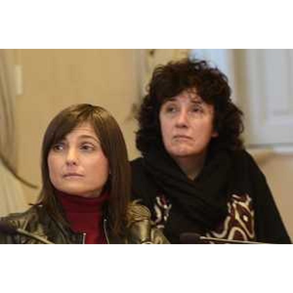 Debora Serracchiani (Presidente Regione Friuli Venezia Giulia) e Loredana Panariti (Assessore regionale Lavoro, Formazione, Istruzione, Pari Opportunità, Politiche giovanili, Ricerca e Università) alla presentazione di un laboratorio per lo sviluppo di farmaci biosimilari - Trieste 20/12/2017