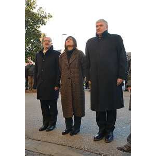 Debora Serracchiani (Presidente Regione Friuli Venezia Giulia) alla commemorazione della "strage di Natale" del 23 dicembre 1998 (tre poliziotti - Adriano Ruttar, Paolo Cragnolino e Guido Zanier - furono vittime di una bomba appesa alla serranda di un negozio), in viale Ungheria - 23/12/2017 Udine (Foto Turco Massimo - Agenzia Petrussi)