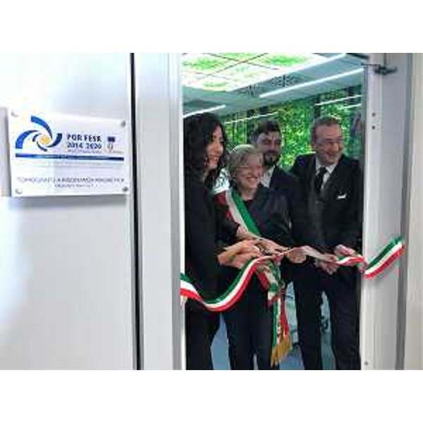 Sergio Bolzonello (vicepresidente della Regione), Nicolò Barbiani (dirigente Imago), Simona Liguori (assessore alla Salute Comune di Udine) e Camilla Barbiani (dirigente Imago) al taglio del nastro della nuova risonanza magnetica al Centro Imago - Udine 08/03/2018