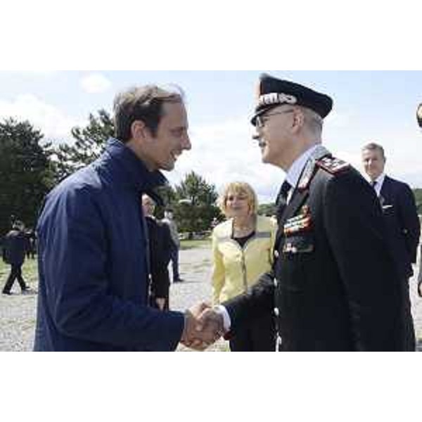 Il governatore del Friuli Venezia Giulia, Massimiliano Fedriga, saluta Giovanni Nistri, comandante generale dell'Arma dei Carabinieri alla cerimonia di inaugurazione, alla Foiba di Basovizza, del cippo in memoria dei Carabinieri infoibati, scomparsi e soppressi 