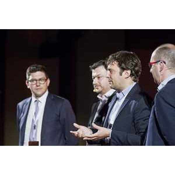 L’assessore regionale alla Funzione pubblica e Semplificazione, Sebastiano Callari (primo da destra), partecipa al forum State of the net – Trieste 14/06/2018