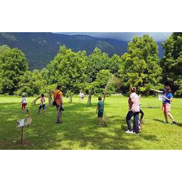 Alcuni dei giovani presenti alla Giornata della preistoria svoltasi nel sito Unesco Palù del Livenza