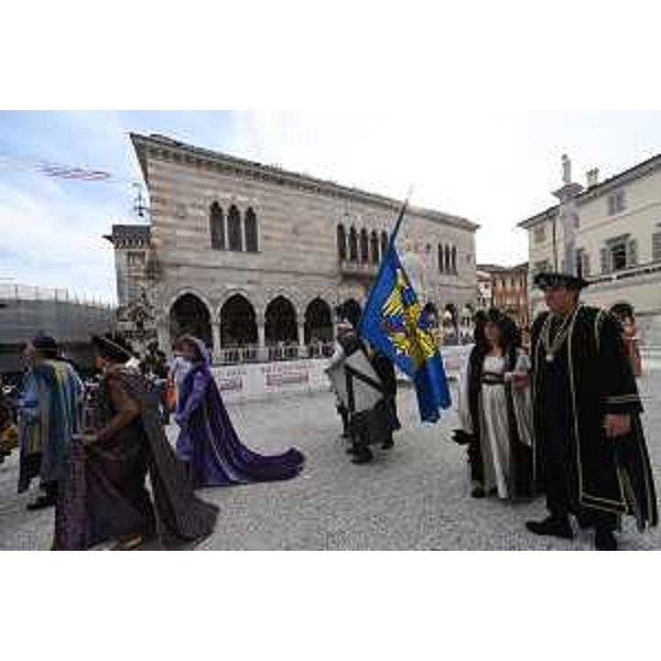La festa in piazza Libertà a Udine per l'inaugurazione di Friuli Doc