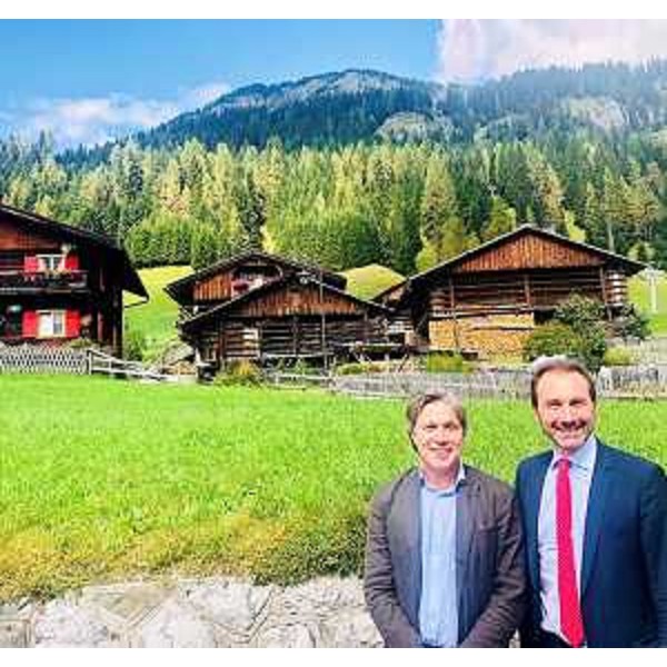 L’assessore regionale al Turismo, Sergio Emidio Bini (a sx), con il direttore generale di PromoturismoFvg, Lucio Gomiero