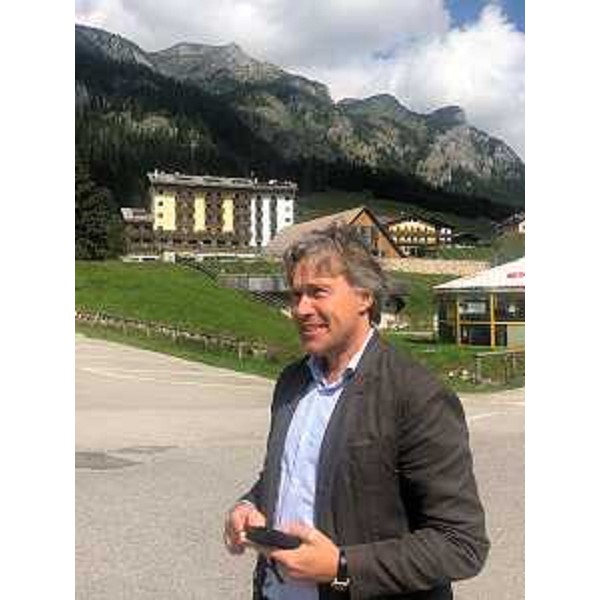 L’assessore regionale al Turismo, Sergio Emidio Bini, durante il sopralluogo a Sappada