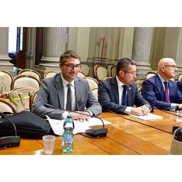 L'assessore FVG alle Autonomie locali, Pierpaolo Roberti, alla riunione con il ministro degli Affari regionali, Erika Stefani