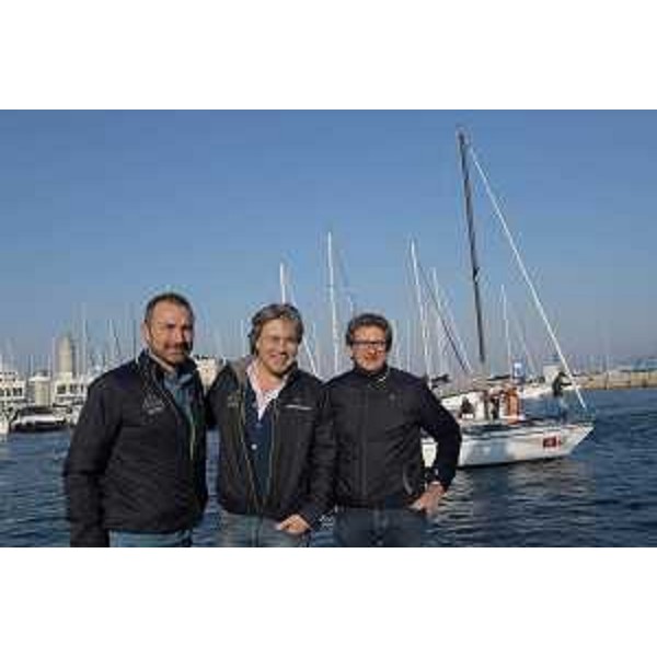 L'assessore regionale alle Attività produttive e Turismo Sergio Emidio Bini con il presidente al presidente dell'Autorità di Sistema portuale del Mare Adriatico Orientale, Zeno D'Agostino, e il direttore di PromoTurismoFvg, Lucio Gomiero (a sin) alla 50ma edizione della Barcolana.