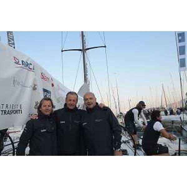 L'assessore regionale all'Ambiente Fabio Scoccimarro con il sindaco di Trieste Dipiazza e Gabriele Benussi alla 50ma edizione della Barcolana.