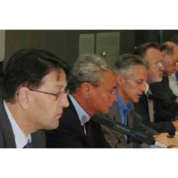 Lodovico Sonego (Assessore Regionale alla pianificazione territoriale, energia, mobilità e infrastrutture di trasporto), Antonione e Riccardo Illy (Presidente Regione Friuli Venezia Giulia) all' "ADRIATIC LOGISTIC FORUM" (Trieste, 20/06/05)