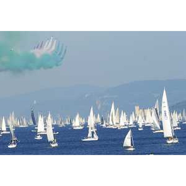 Le Frecce Tricolori salutano la 50ma edizione della Barcolana