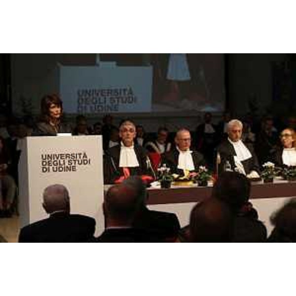 L'assessore regionale all'Università, Ricerca, Formazione, Istruzione, Lavoro e Famiglia, Alessia Rosolen, interviene all'inaugurazione del 41mo anno accademico dell'Università degli studi di Udine