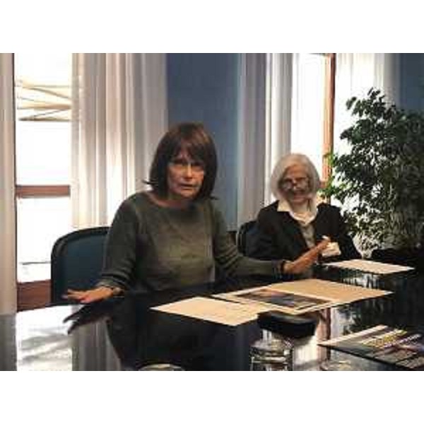 Alessia Rosolen assessore regionale Istruzione insieme alla fisica Maria Luisa Princivalli