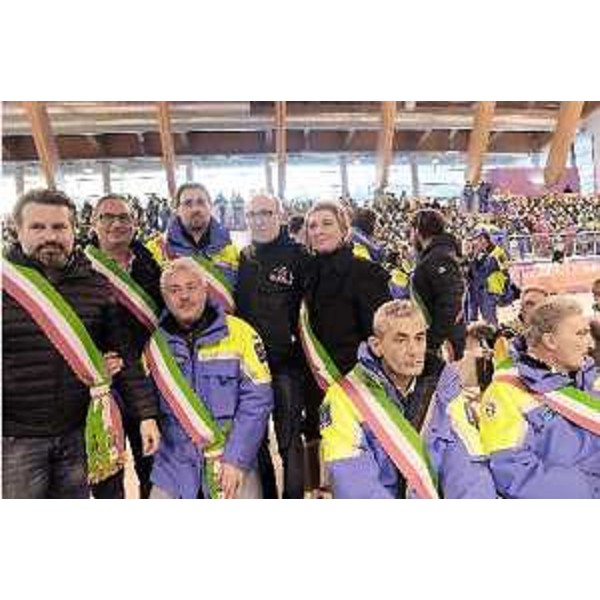 Il vicegovernatore Riccardi con un gruppo di sindaci
