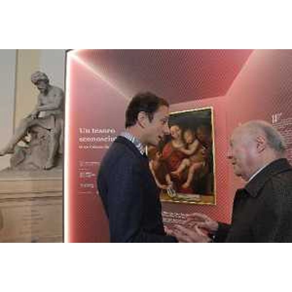  Il governatore del Friuli Venezia Giulia, Massimiliano Fedriga con il direttore dei Musei diocesani e gallerie del Tiepolo di Udine, Giuseppe Bergamini, davanti all'opera “Madonna con Gesù bambino e angeli” di Bernardino Luini (XVI secolo) protagonista della mostra "Un tesoro sconosciuto in un Palazzo da scoprire" - Trieste, 3 dicembre 2018