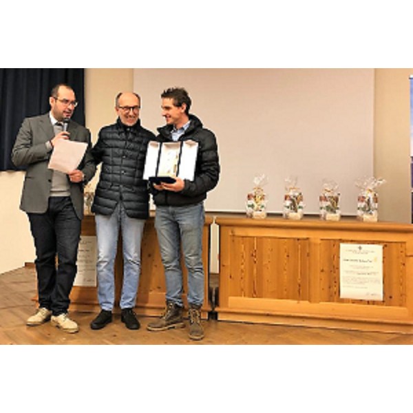Riccardi e Piller Hoffer con il fabbro campione mondiale di forgiatura 2017, Fabrizio Boccingher.